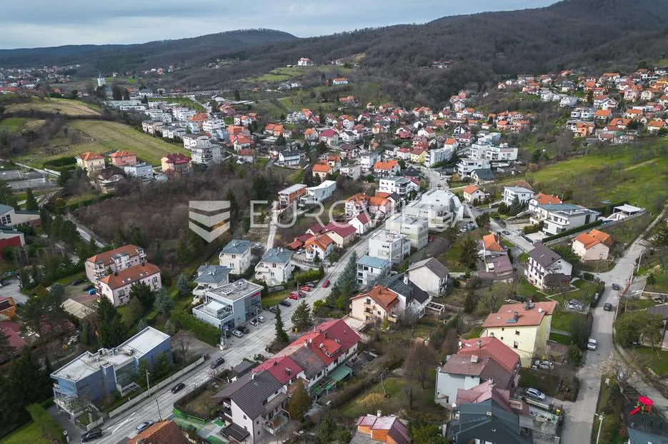 zagreb, mlinovi, odlična kuća u nizu s vrtom, garaža - slika 41