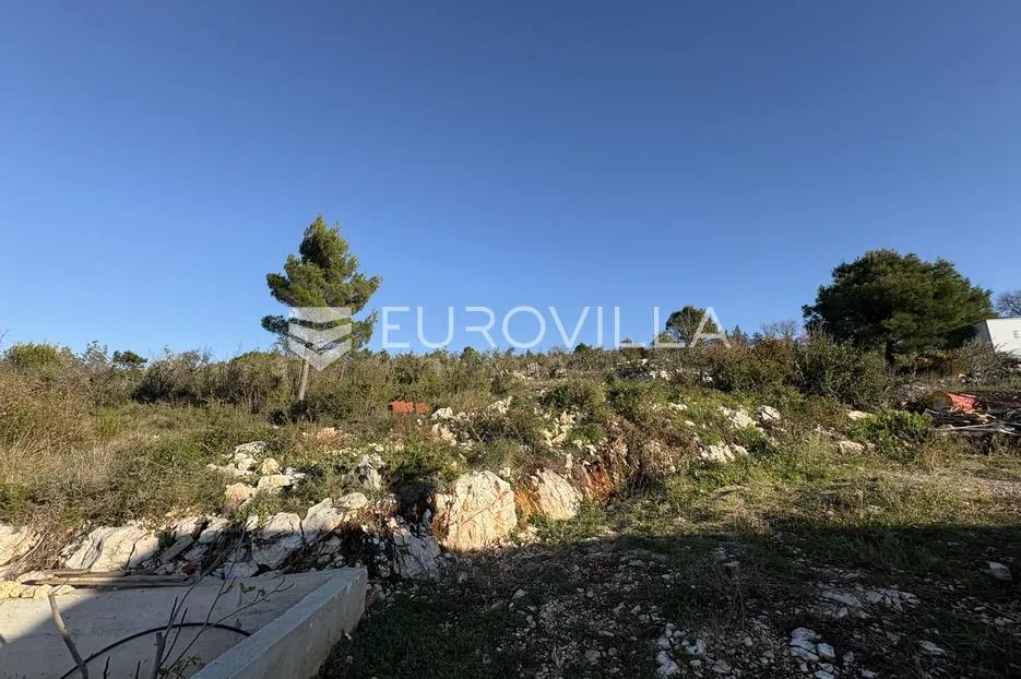 šibenik, bilice, građevinsko zemljište s pogledom na more, 2826 m² - slika 2
