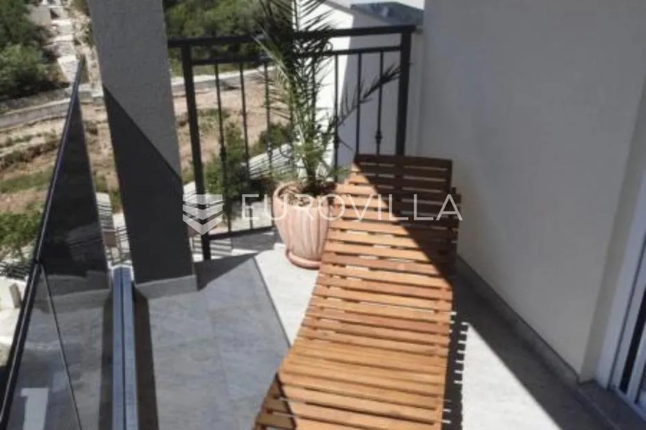 sevid, moderna dvojna kuća 280 m² s četiri stambene jedinice, 30 m od mora - slika 14