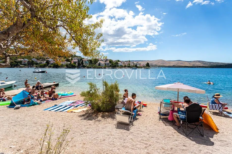 žaborić, prekrasan trosoban stan na samoj plaži, 121,99 m² - slika 26
