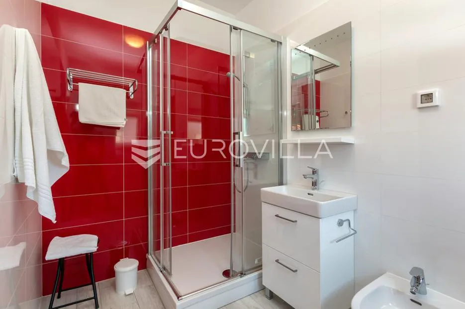 istra, premantura, unikatna vila s panoramskim pogledom, na velikoj uređenoj okućnici - slika 32