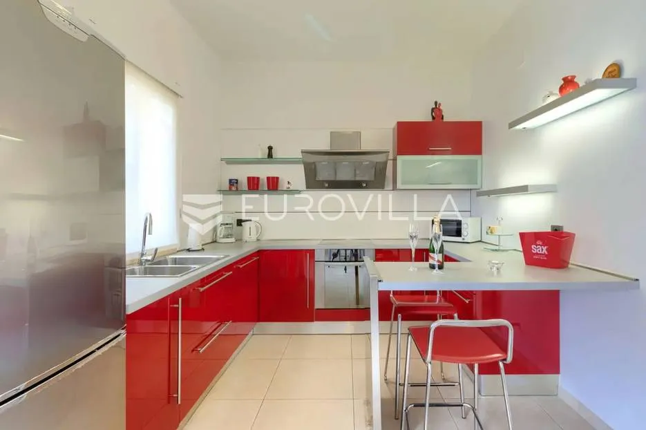 medulin, pomer, moderna samostojeća kuća 400 m² s bazenom u blizini mora - slika 8