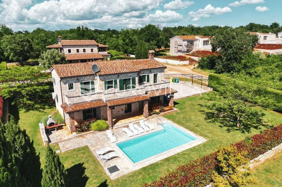 Istra, Sveti Lovreč, kamena vila 263 m2 s bazenom, velikim vrtom i pogledom na more - Rajki, Sveti Lovreč Pazenatički