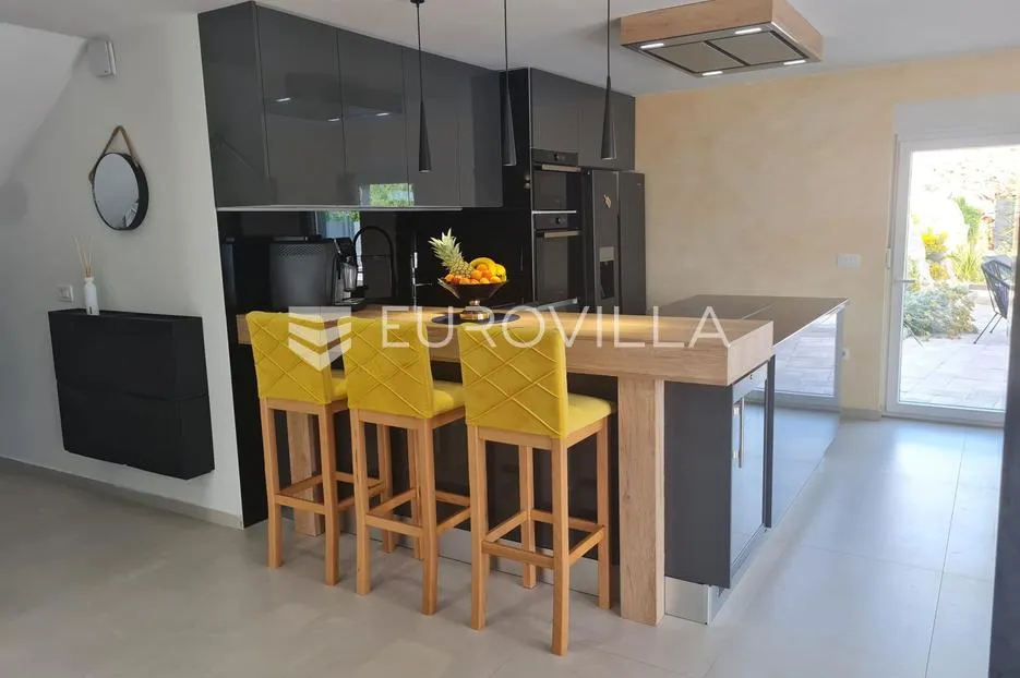 imotski, vinjani donji, prekrasna vila s bazenom - slika 11