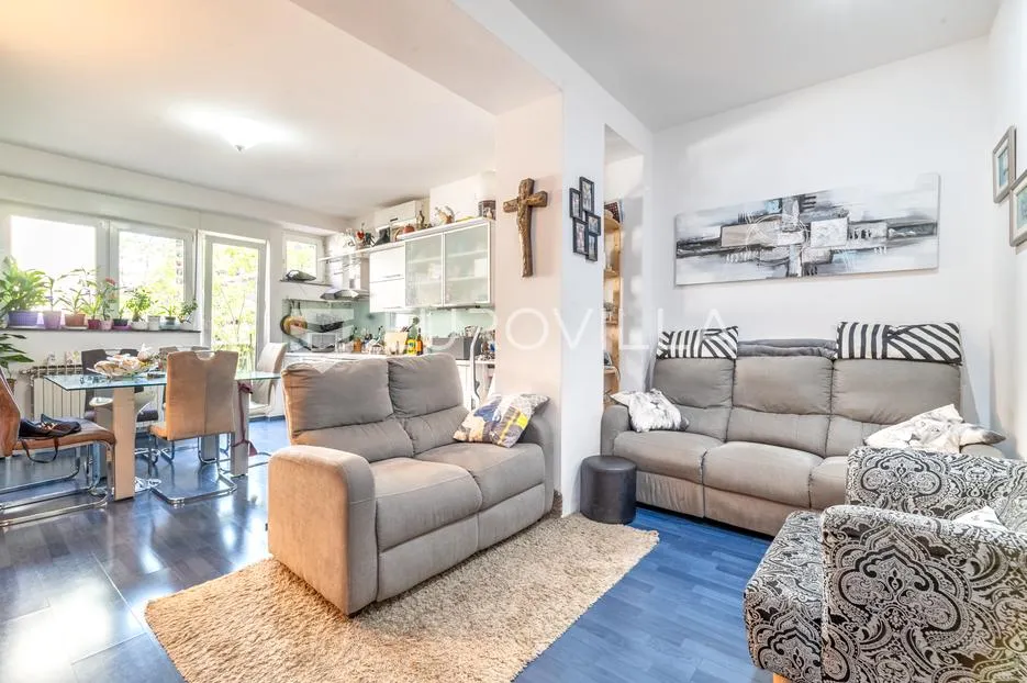 Zagreb, Centar, Domagojeva ulica, četverosoban stan 71 m2