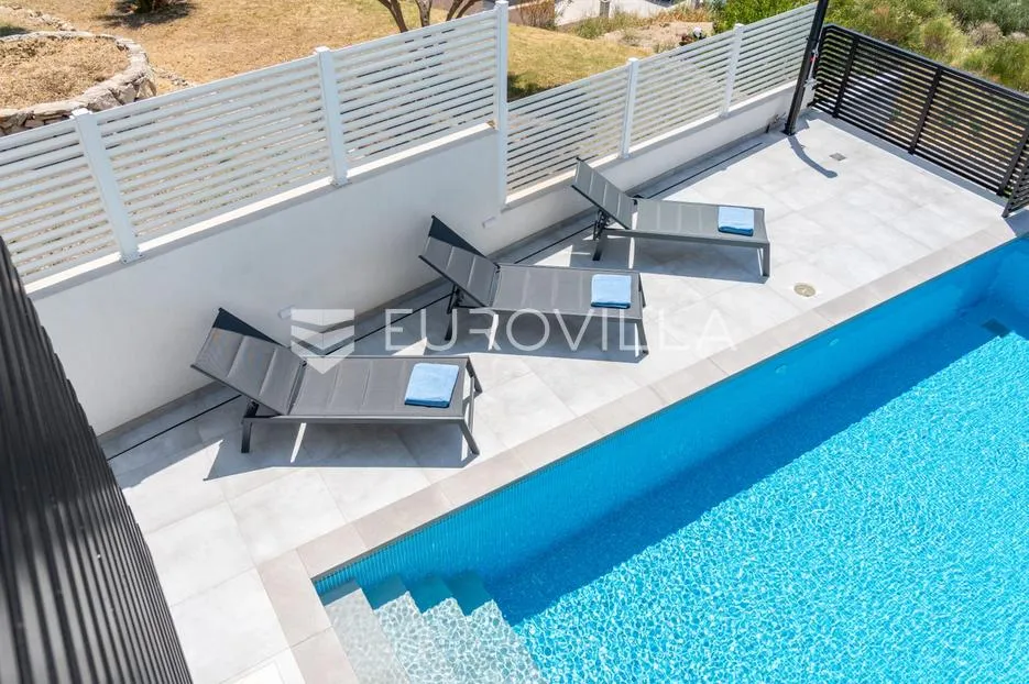 makarska, dvoetažni trosoban stan, s bazenom - slika 26