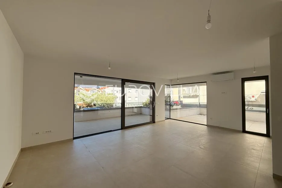 zadar, diklo, luksuzan trosoban stan 124,27 m² na super lokaciji s vrtom - slika 6