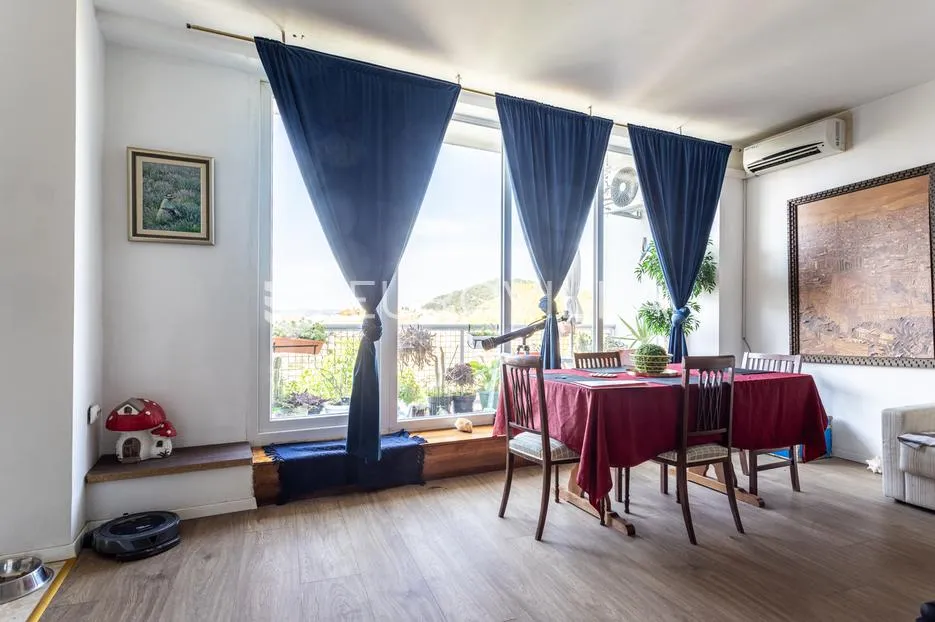 split, centar, prostrana etaža na izvrsnoj lokaciji s pogledom na more, 135 m² - slika 3