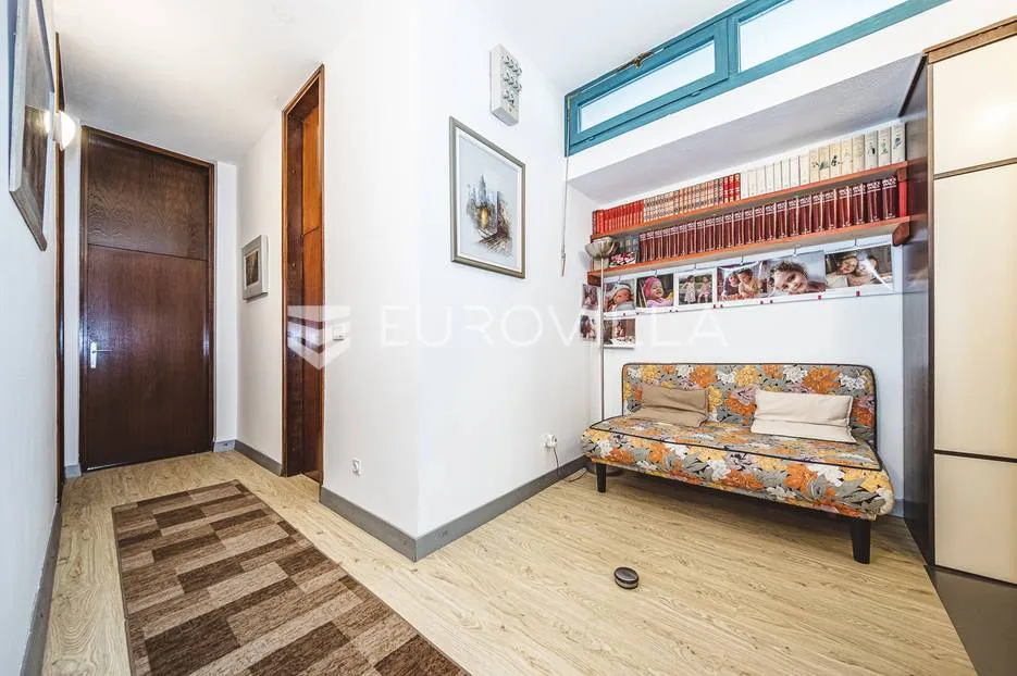 otok krk, njivice, prekrasna kuća s pogledom na more nkp 244 m2 - slika 24