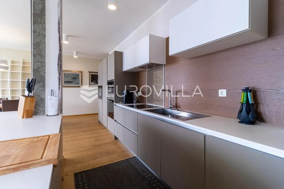 opatija, volosko, luksuzan penthaus 267 m², krovna terasa s jacuzzijem - slika 22