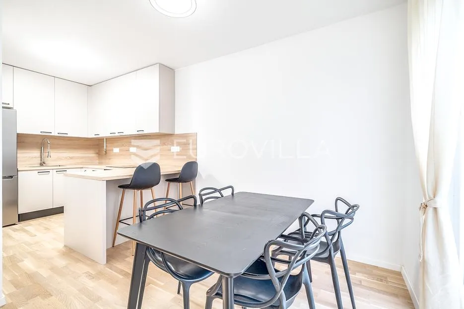 Zagreb, Maksimir, dvosoban stan, PRVI NAJAM, NKP 70 m2