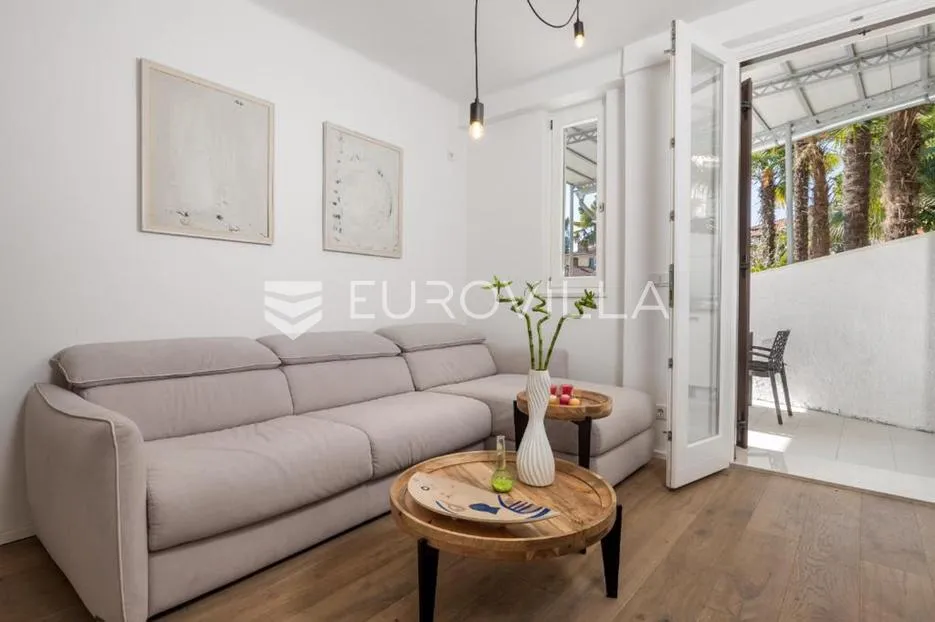 opatija, centar, najam, moderan trosoban stan od 80 m² s pogledom na more i vrtom - slika 5