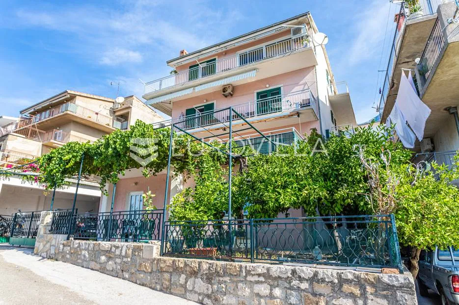Makarska, dva stana s prekrasnim pogledom na more
