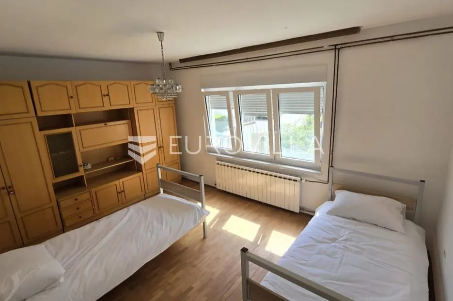 zagreb, mlinovi, odlična obiteljska kuća 300 m2 na parceli od 518 m2, otvoreni panoramski pogled - slika 7