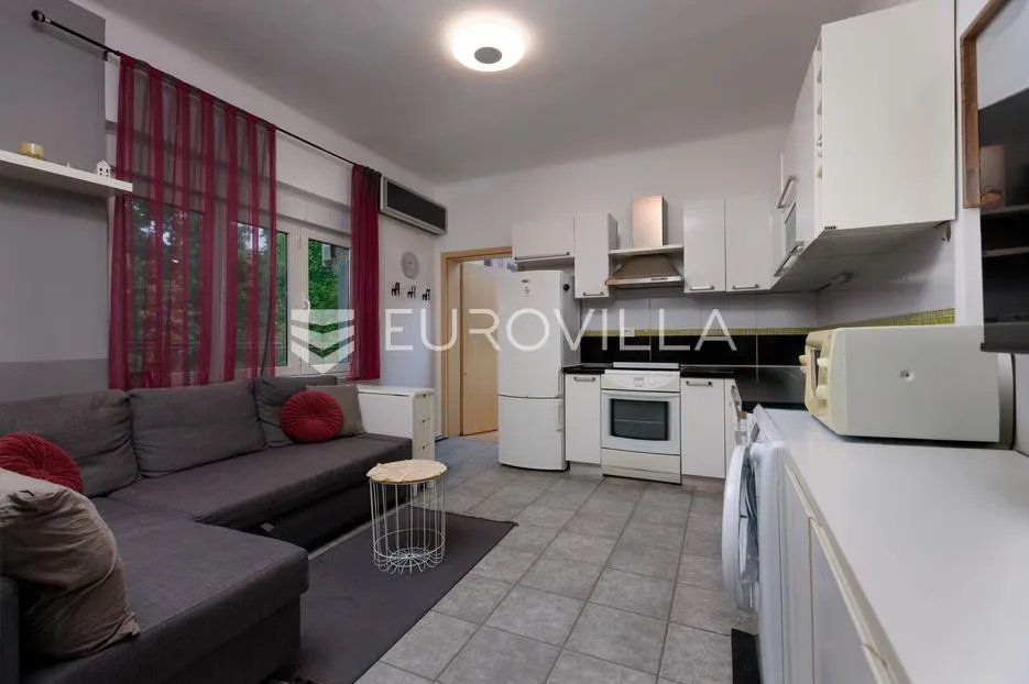 rijeka, škurinje, uredan dvosoban stan 31 m², odlična prilika za investiciju ili studente - slika 1