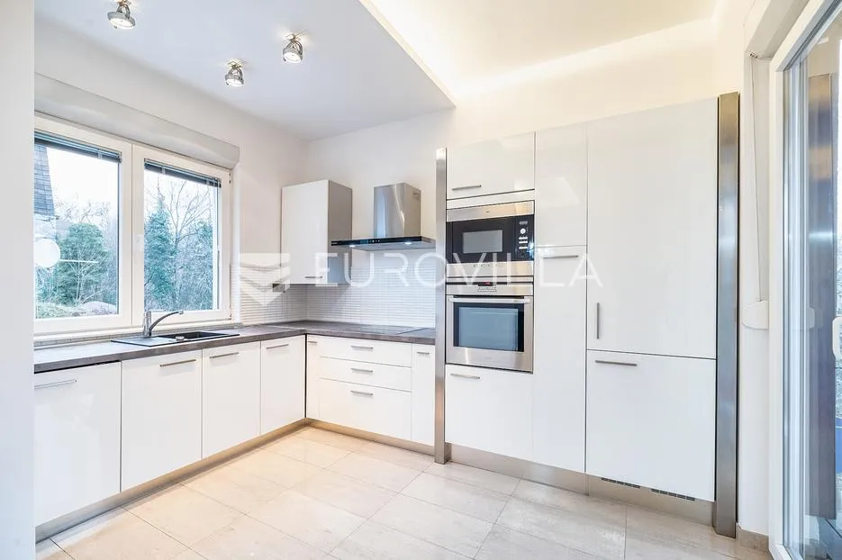 pantovčak luksuzan četverosoban stan sa garažom 163 m² - slika 5