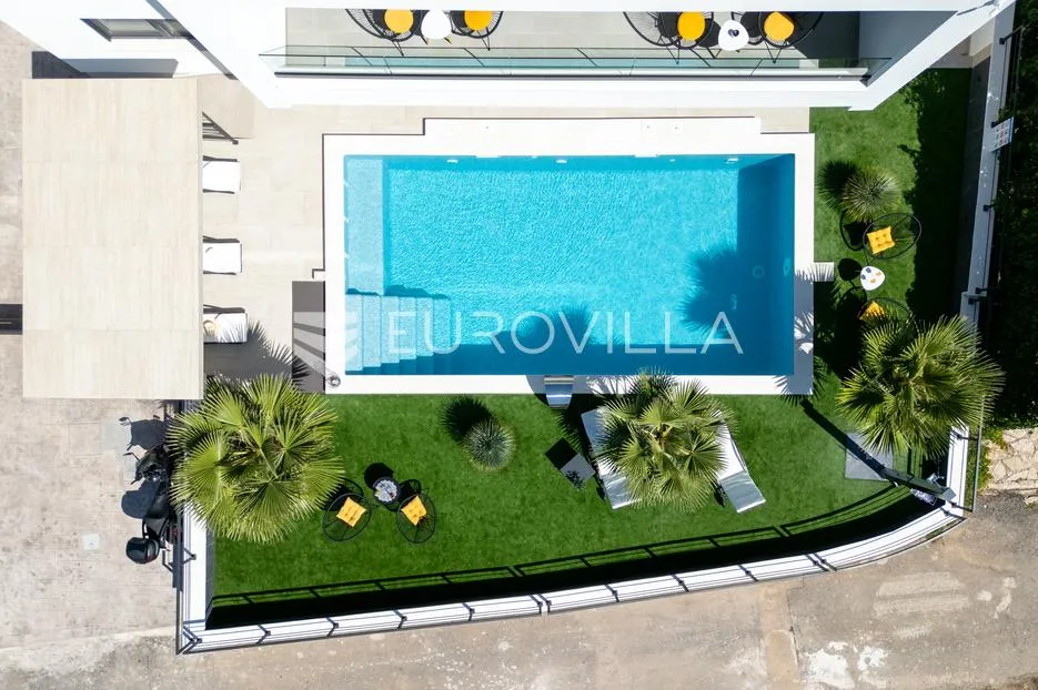 primošten, prekrasna vila s bazenom i pogledom na more, 311,56 m² - slika 37