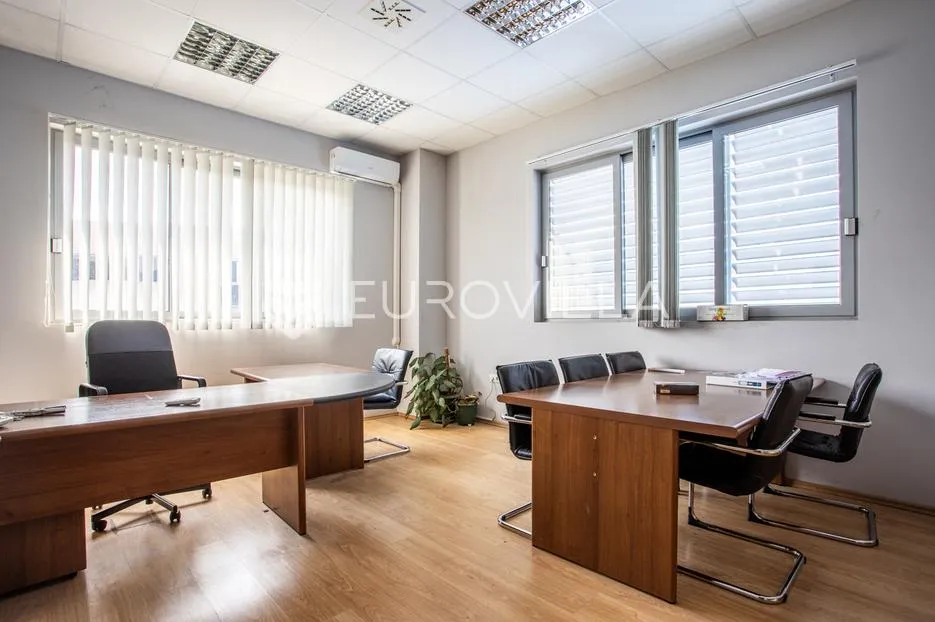 dugopolje, gospodarska zona, distribucijsko skladišni objekt ukupne površine 4.100 m² - slika 16