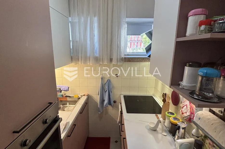 pula, centar, dvosoban stan na traženoj lokaciji s dva balkona - slika 22
