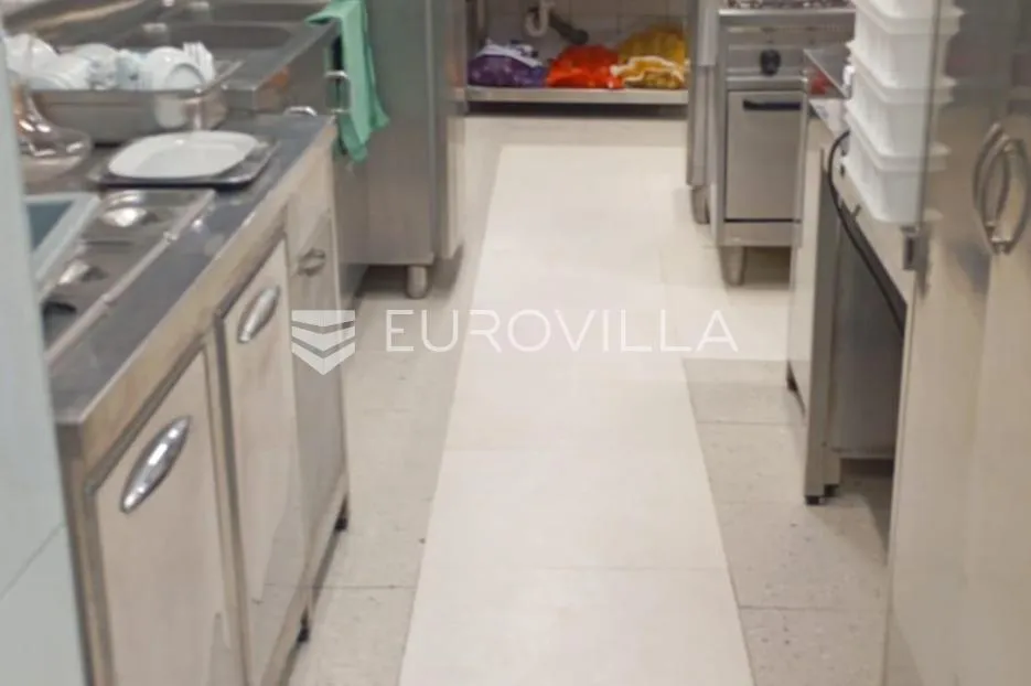 crikvenica, najam restorana s terasom u centru, uređen, terasa, pogled na more - slika 19