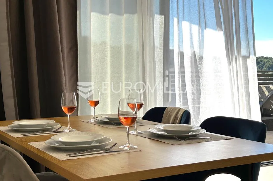 hvar, apartmanska vila sa pet uređenih apartmana - slika 13