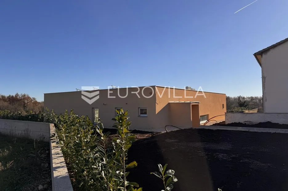 istra, žminj, kvalitetna nova prizemna kuća na mirnoj lokaciji s bazenom 42 m², 145 m² - slika 18