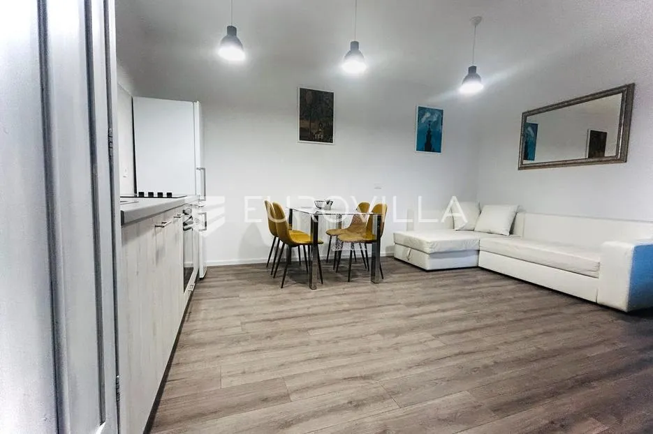 varaždin, centar, potpuno renoviran stan 86 m² u centru, idealno za život i najam - slika 3