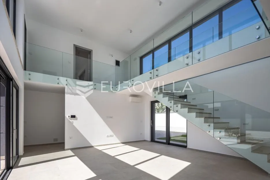 istra, pomer, unikatna, moderna villa 20 m od mora 417 m² - slika 64