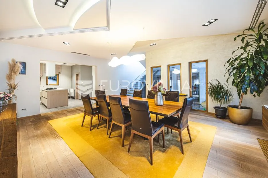 zagreb, gornje prekrižje, ekskluzivna obiteljska vila 376 m² na zemljištu od 704 m² - slika 11