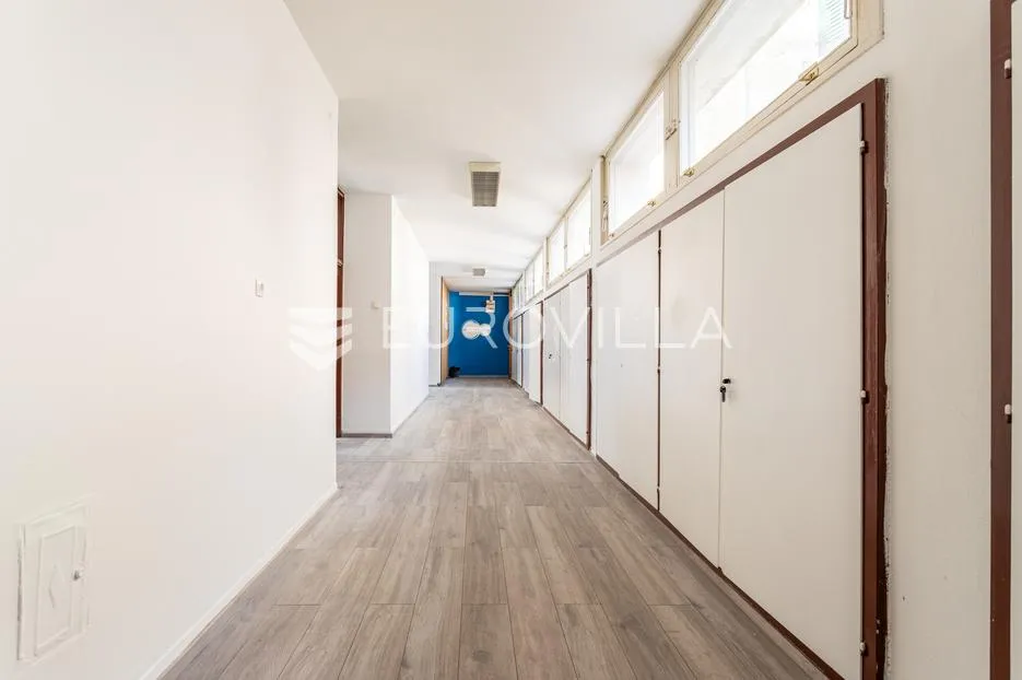 split, zvonimirova ulica, prostran ured 162 m² - slika 7