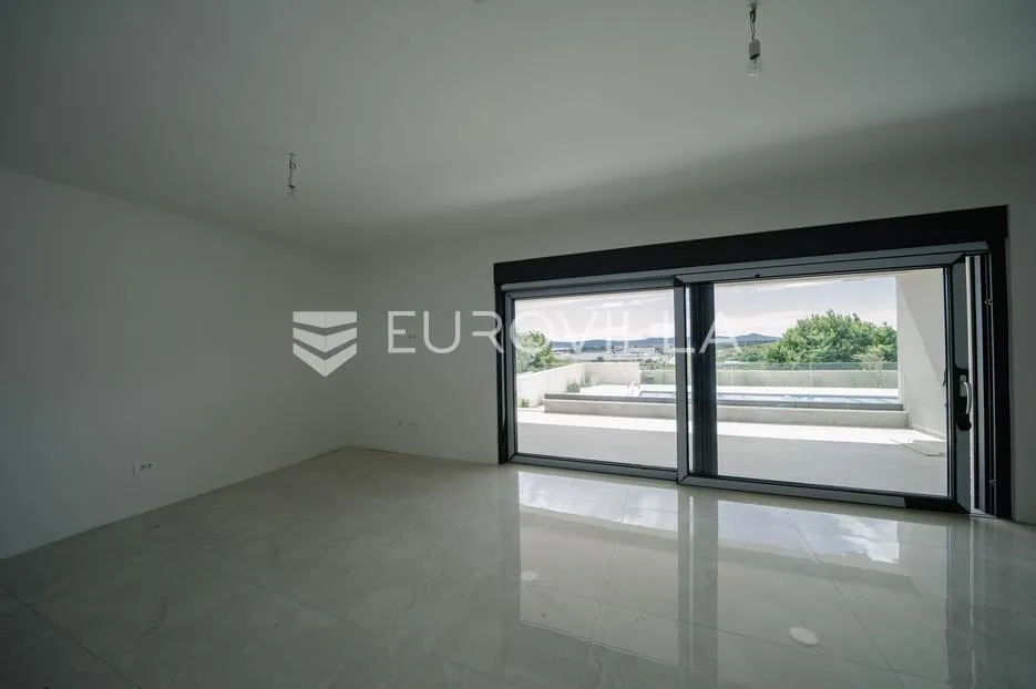zadar, crno, moderan trosoban stan s bazenom, 95 m² - slika 25