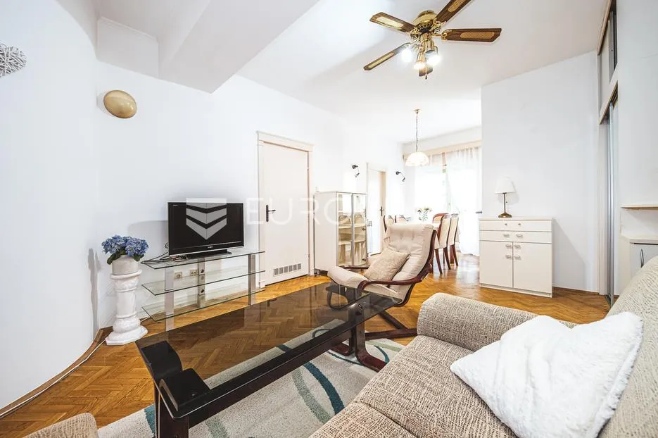 zagreb, centar, uređen trosoban stan površine 57 m² - slika 2