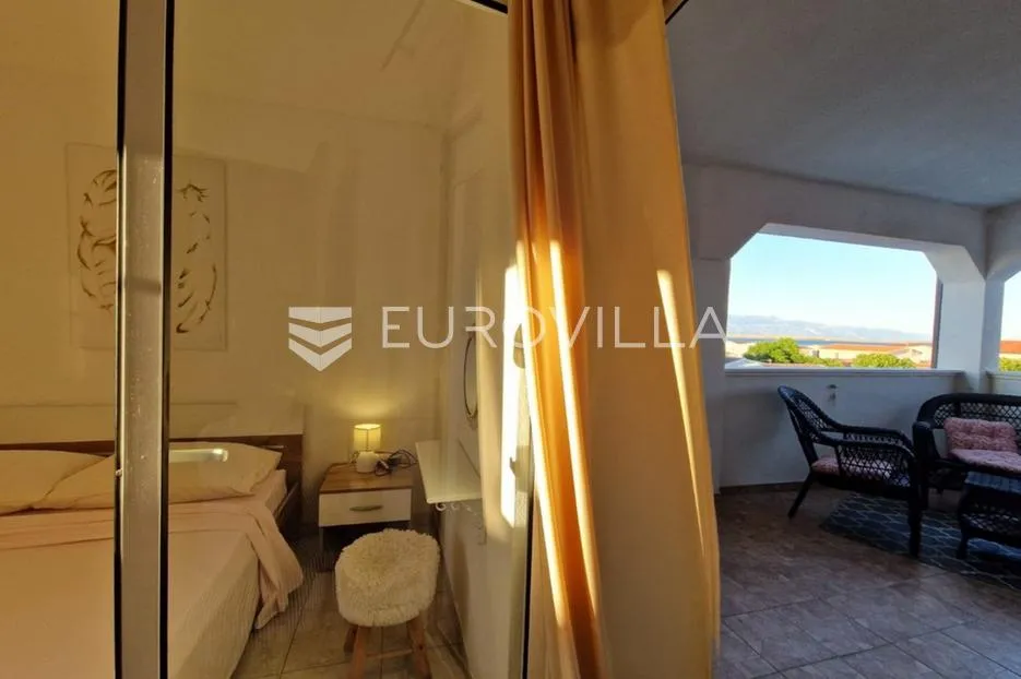 vir, 100m od mora, kuća s 4 apartmana i pogledom na more - slika 23
