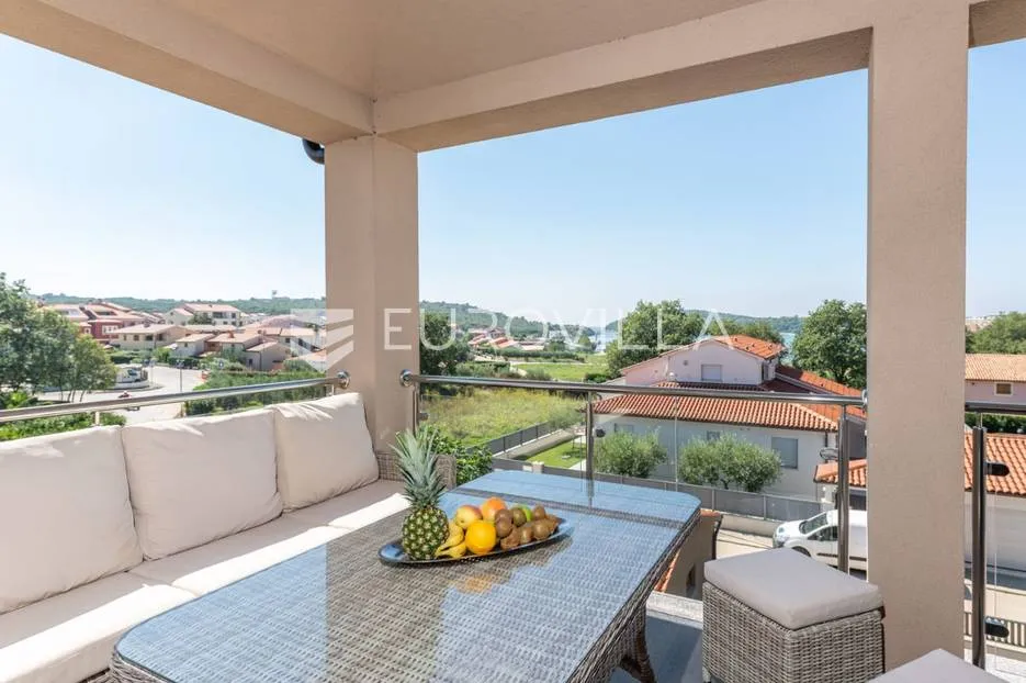 medulin, volme, luskuzni penthouse 200 m od mora - slika 2