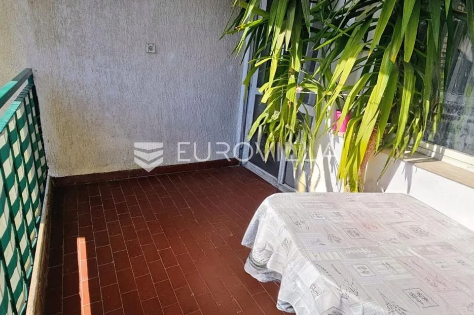 split, pujanke trosoban stan od 79 m² u zgradi te ostavu u podrumu - slika 4