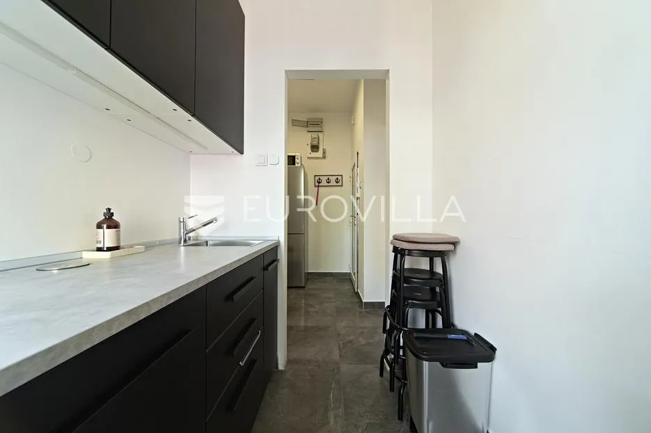 osijek, centar, iznajmljuje se dizajnerski stan površine 40 m² - slika 24