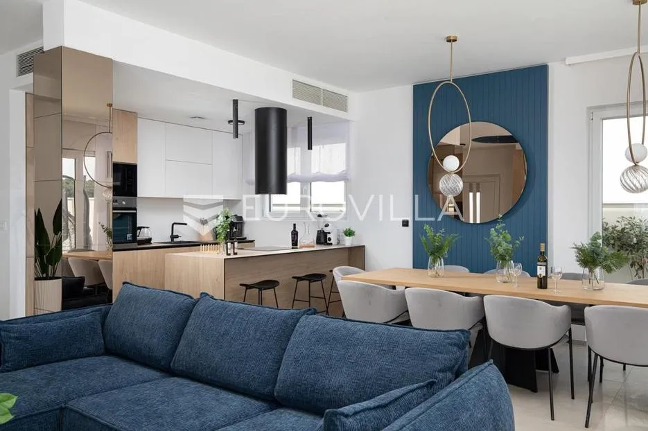 medulin, prekrasna villa od 350 m2, svega 6 m od mora s očaravajućim pogledom - slika 18
