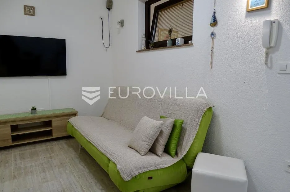 krk, malinska, kompletno namješten studio apartman površine 36.27 m², okućnica 77 m² - slika 2