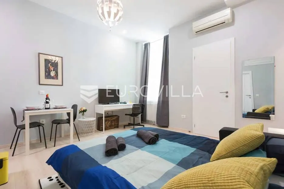 zagreb, centar, studio apartman 28 m² s dvorište, na korištenje - slika 3