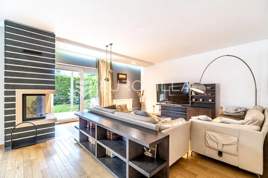 Zagreb, Blato, moderna samostojeća kuća 205 m²