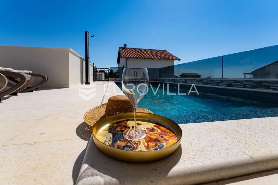 zadar, vrsi, predivna samostojeća novoizgrađena vila/kuća s bazenom - slika 33