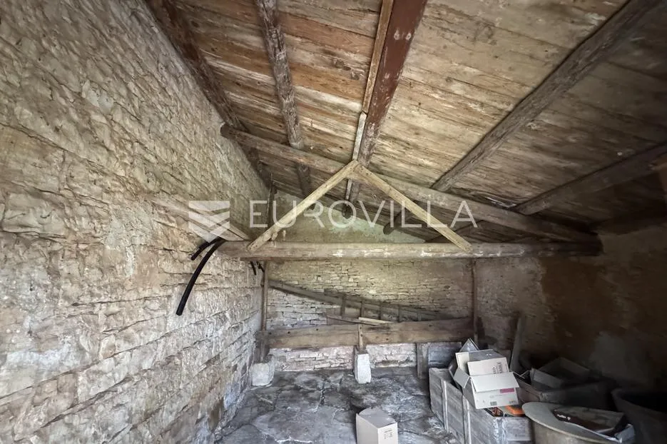 istra, kanfanar, autentična istarska kuća 200 m² s velikim potencijalom i velikom okućnicom - slika 21