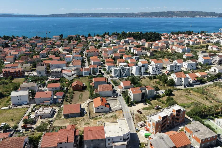 kaštel lukšić, trosoban penthouse s krovnom terasom i dva parkirna mjesta - slika 14