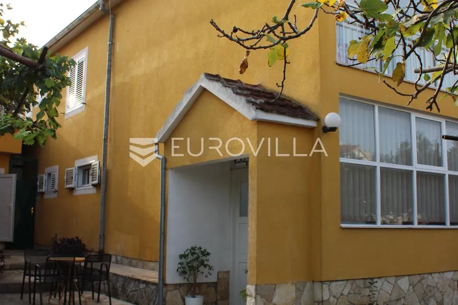 zadar, biograd na moru, lijepa kuća na mirnoj lokaciji - slika 3