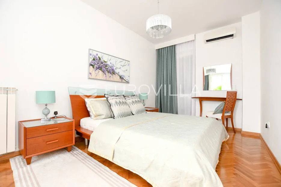 istra, umag, prekrasna kuća s bazenom prvi red do mora 430 m² - slika 26
