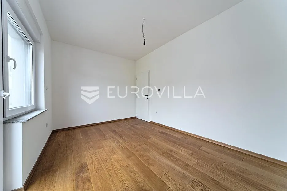 osijek, retfala, završen četverosoban stan sa dvorištem od 50 m² - slika 5