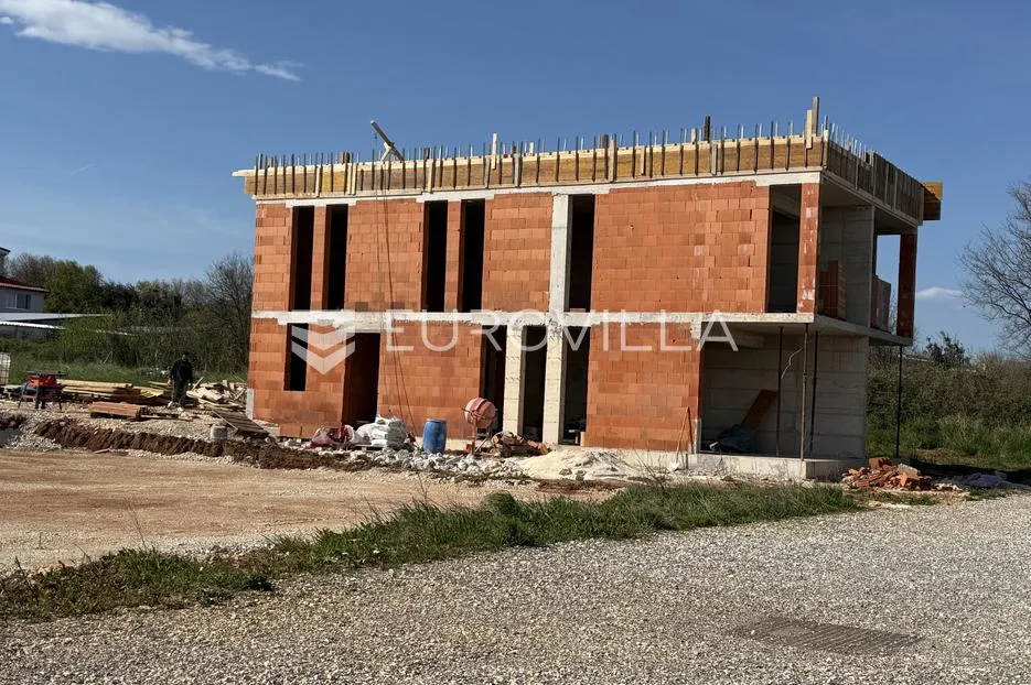 istra, ližnjan, elegantna dvojna novogradnja oznake b, s vrtom i bazenom 111 m² - slika 2