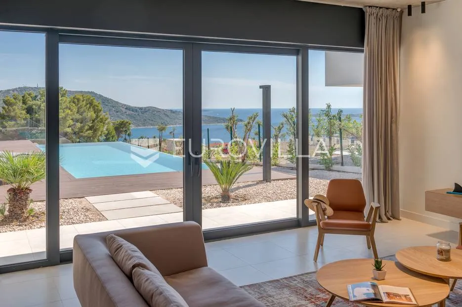 primošten luksuzna vila s bazenom - slika 31