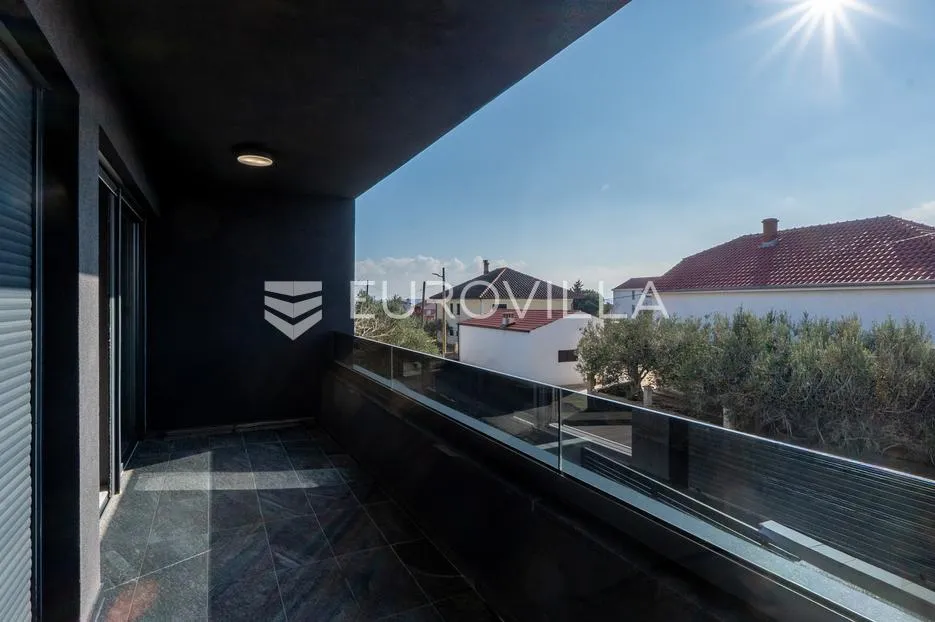 zadar, privlaka, moderna vila s bazenom, novogradnja, 300m od mora - slika 20