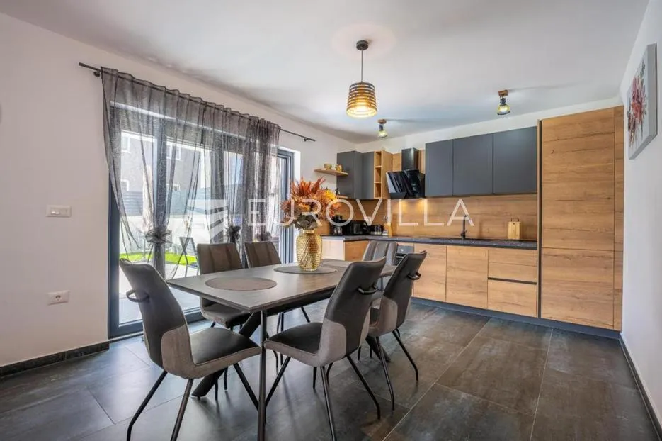 medulin, medulin - moderni i namješteni trosobni stan u novogradnji u prizemlju s bazenom, 107 m2 - slika 9